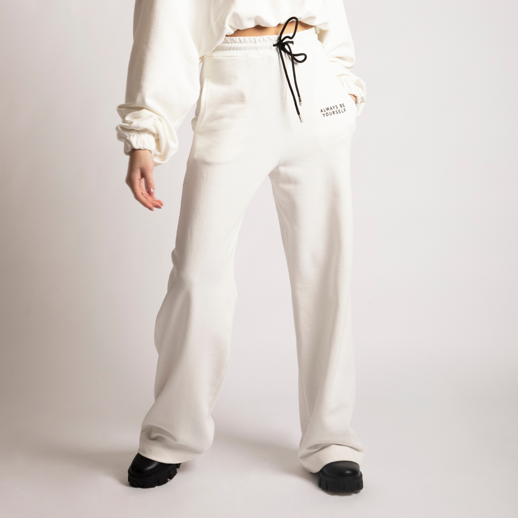 Tuta Donna felpa pantalone coordinato Shiki in Cotone colore Bianco Panna esprez